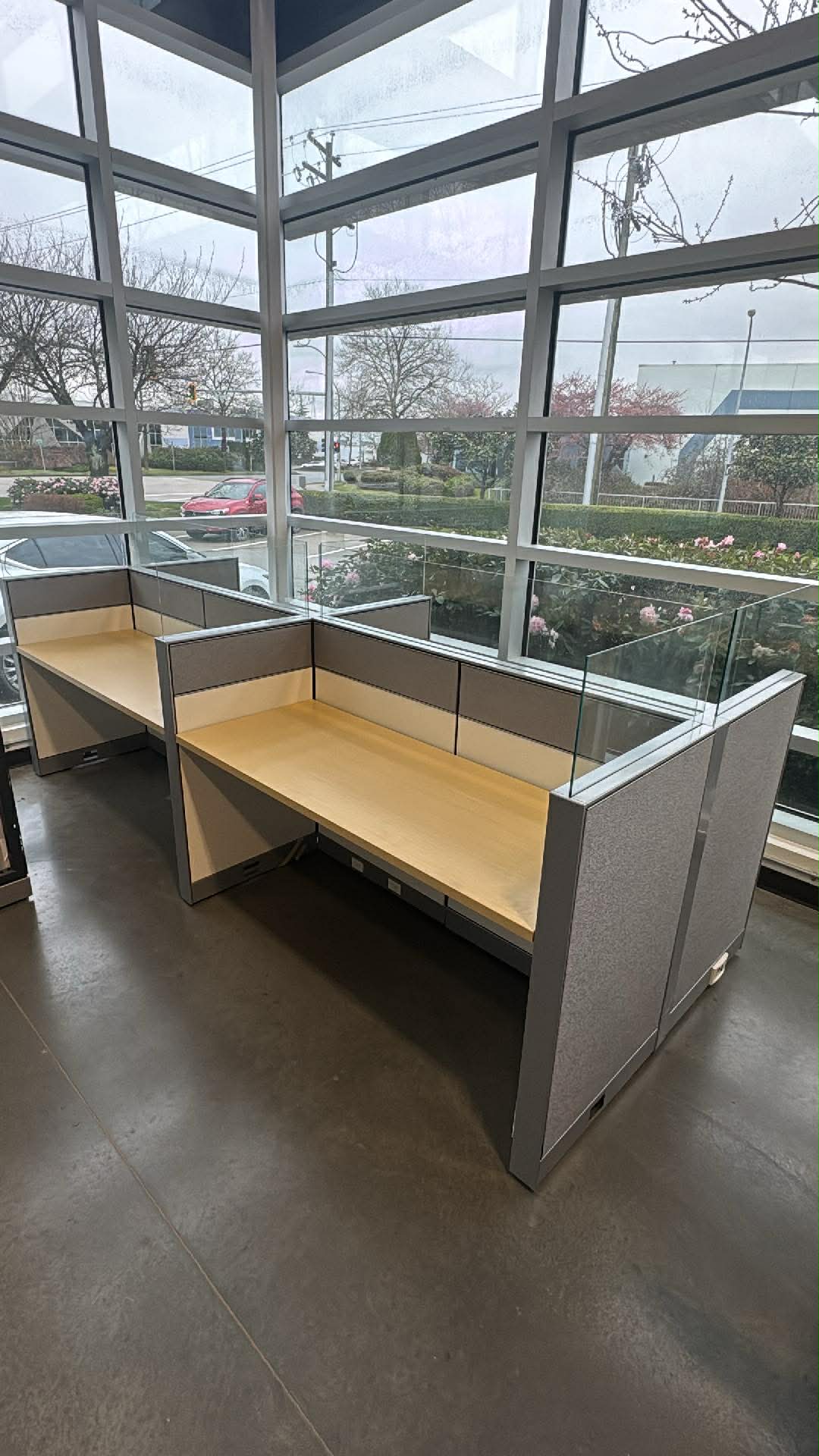 Herman Miller Canvas Workstation Pod - 4 Person (Powered)