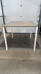 Steelcase Standing Height Table with 4 Global Sonic Stool (Full Set)