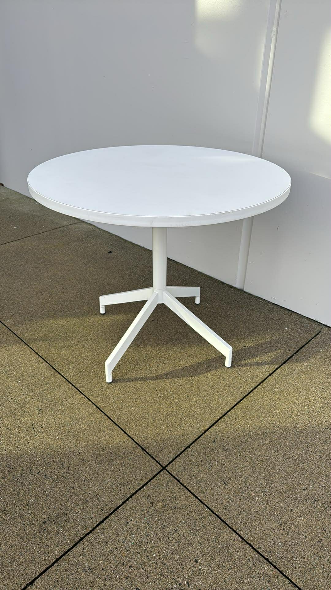 Haworth Round Meeting Table - 36"