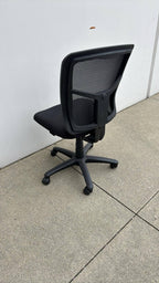 Armless Cool Mesh Chair