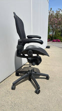 Load image into Gallery viewer, Used Herman Miller Aeron Classic Size B Chair
