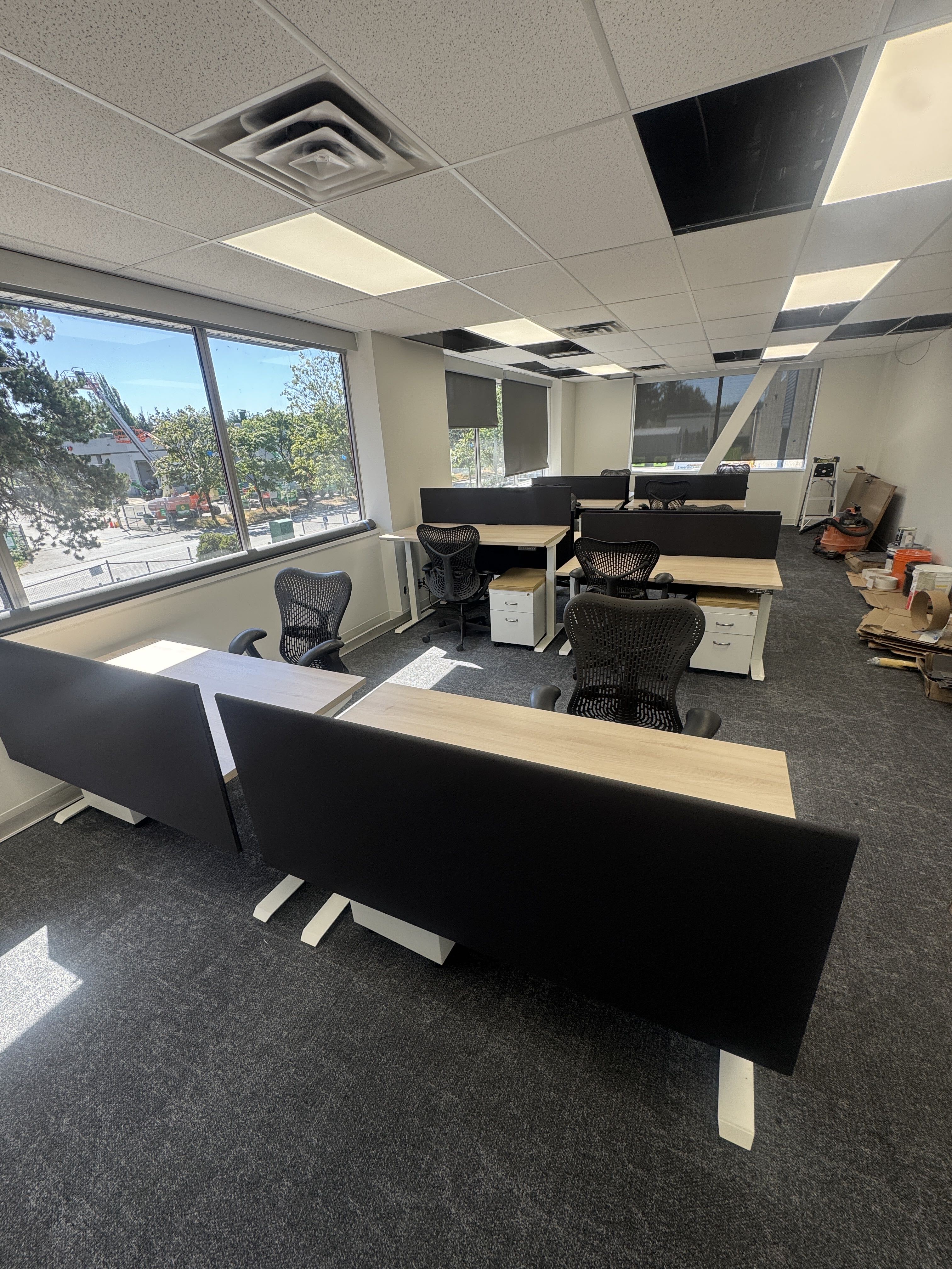 Steelcase AMQ Electric Sit-Stand Desk – 60" x 30" | Optional Privacy Panel