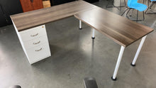 Load image into Gallery viewer, Used Steelcase Turnstone L-Shape Desk
