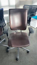 Load image into Gallery viewer, Used Boss Design &quot;Sona&quot; Executive Task Chair
