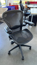 Load image into Gallery viewer, Used Herman Miller Aeron Size B
