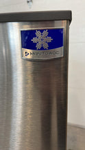 Load image into Gallery viewer, Used Manitowoc Industrial Air Cooled Countertop Ice Maker / Water Dispenser
